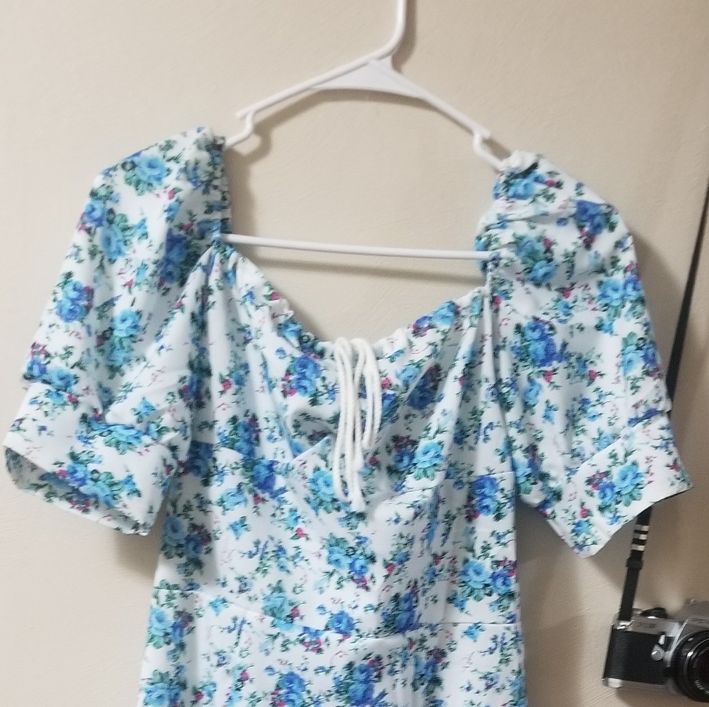 Dress - Picture 4 of 4
